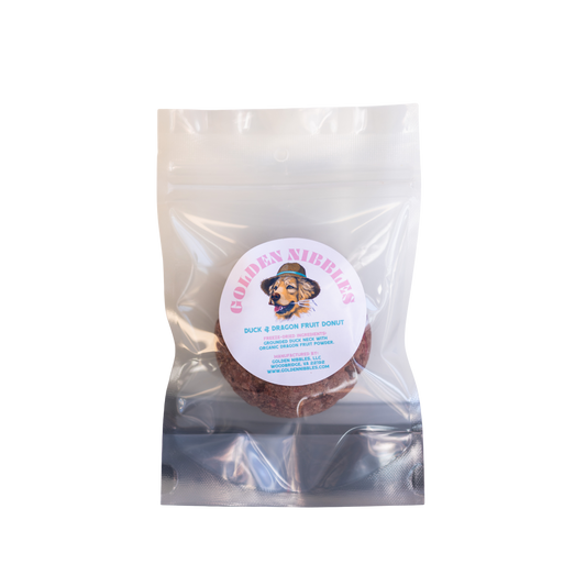 Golden Nibbles Freeze-Dried Duck & Dragon Fruit Donut