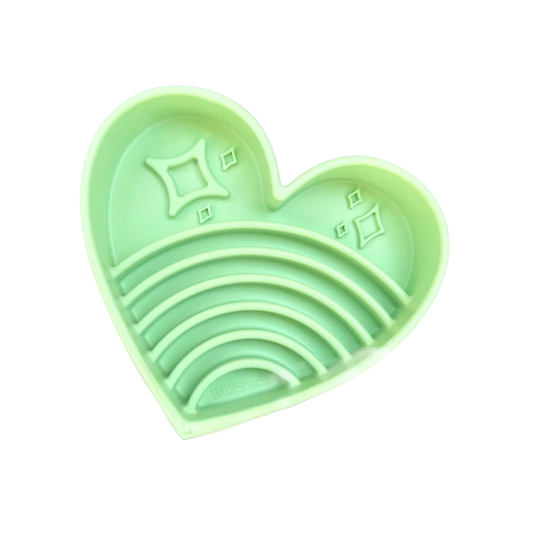 WulfSnacks Heart Slow Bowl Feeder